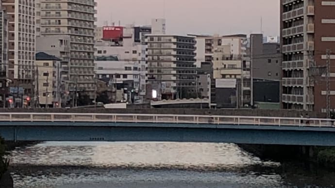 明日、ほぼ皆既月食