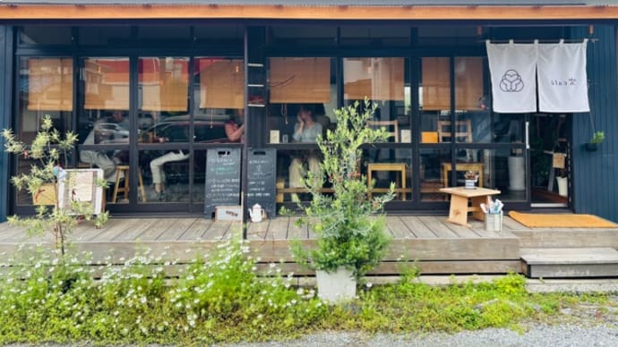 古民家カフェでランチ&春のバラフェア