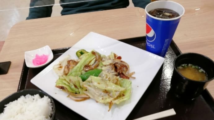 久しぶりのフードコート