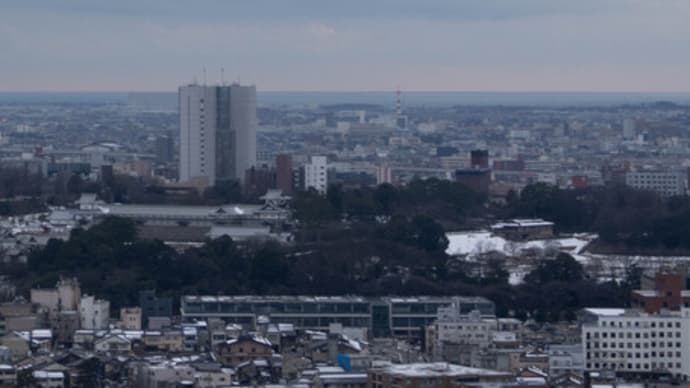 ●冬の卯辰山見晴台から　山並みと街並み　金沢城　加賀富士　