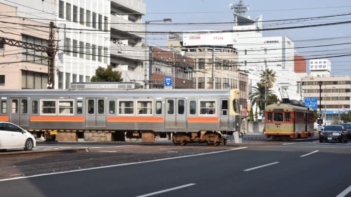 愛媛県松山市 伊予鉄道「ダイヤモンドクロス」
