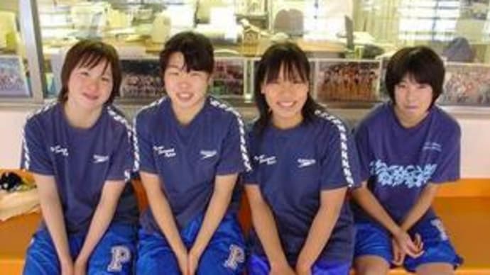 問題の4人組