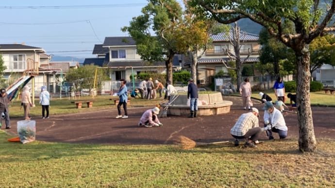 公園掃除とジュニアチームグループレッスン♪