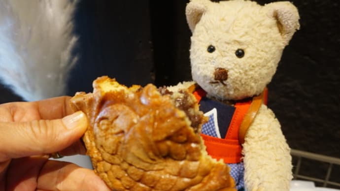 明治4年創業の焼き菓子の老舗が、4月25日にオープンした新感覚のたい焼き「まめものとたい焼き」