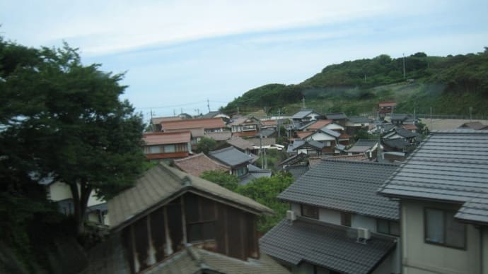 赤瓦の町・鳥取県倉吉市 (2)【車窓:泊駅付近:山陰本線】2006.OCT
