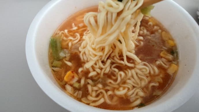 サンヨー食品の 「サッポロ一番 全国味噌比べ 北海道味噌使用 生姜香る味噌ラーメン」