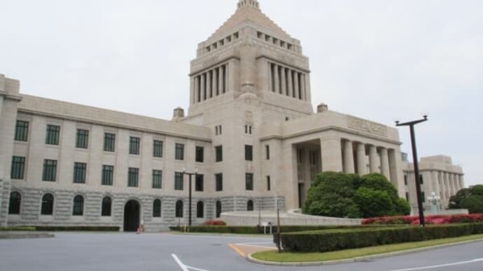 SNS事業者に削除申請対応を義務化「情プラ法」施行 「言論統制」を懸念する声も