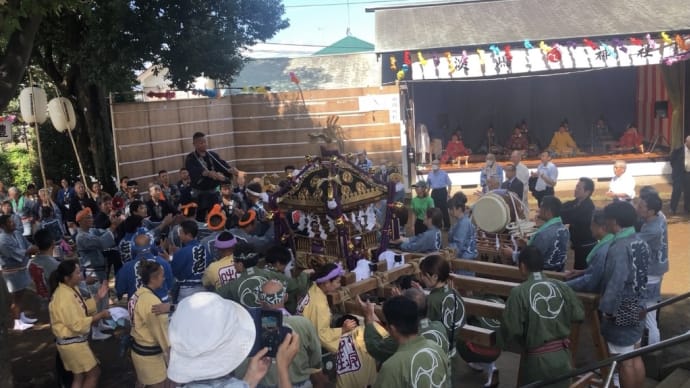 神社のお祭り