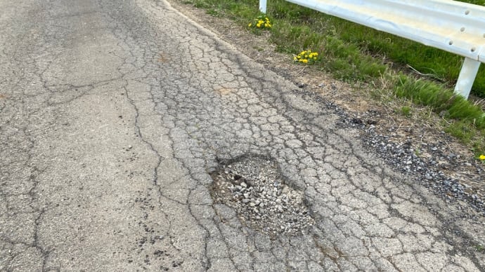 道路の陥没応急処置。