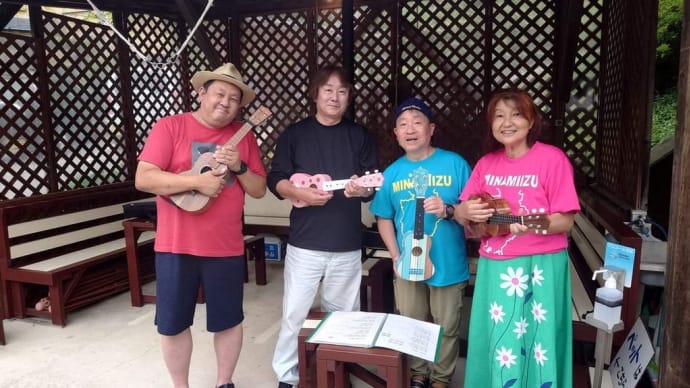 南伊豆町伊浜 ネパール料理ティハールのウクレレ演奏会です。(その3)