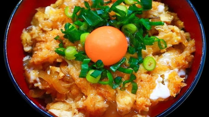 きつね入りたぬき丼 ~狐狸丼とは、お揚げと天かす卵とじ丼~
