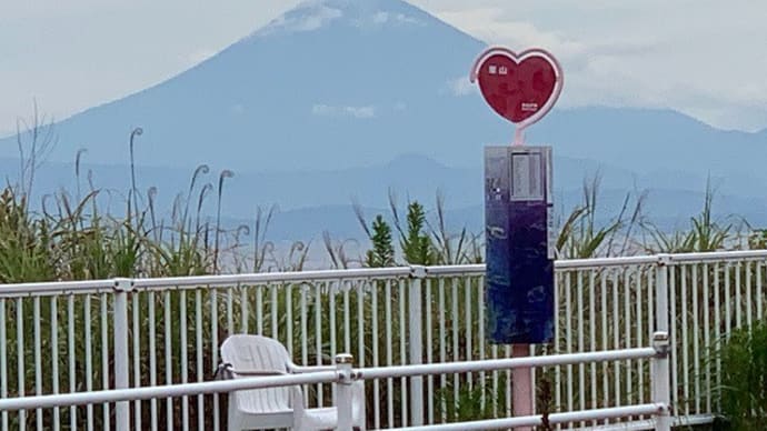 富士山とハート型バス停のコラボが好き