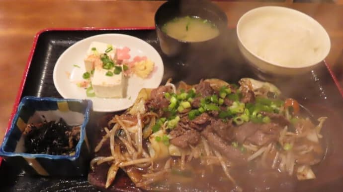 都城市・まるた食堂と今日のバラ