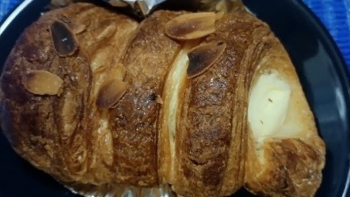 【10/30おやつ】自家製生クリームコロネなクローネ、問答無用のお味なんだね:D