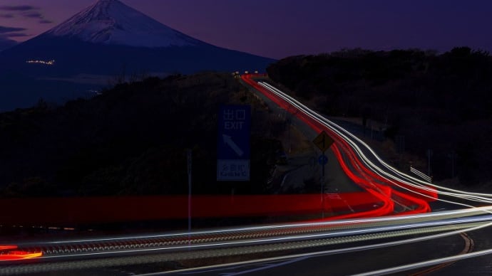 光跡と富士山