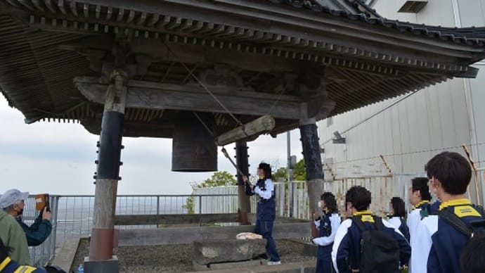五城目高校全校森山登山の様子