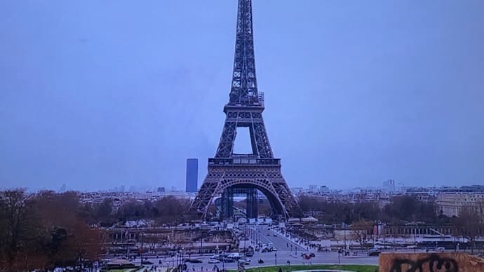 YouTubeで、パリを見てる。
