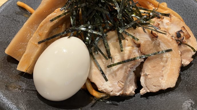 海老の日に海老出汁が売りの、表参道「ラーメンロックマウンテン」