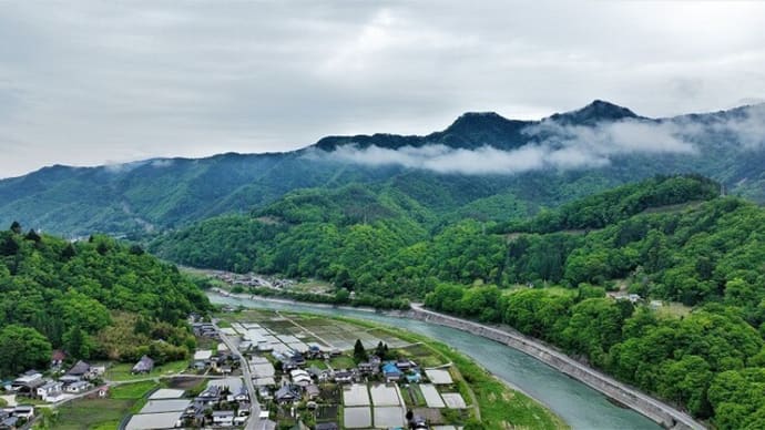 草尾上空からの風景&庭の草取り