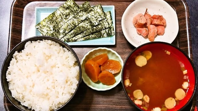家で朝ごはん(ごはん、焼きたらこ、かにだし汁、焼きのり、たくあん)(2024年10月13日)