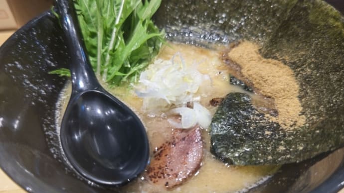 まぜ麺屋の鶏白湯がなかなか美味しい❗・・・麺やKEIJIRO糸満店