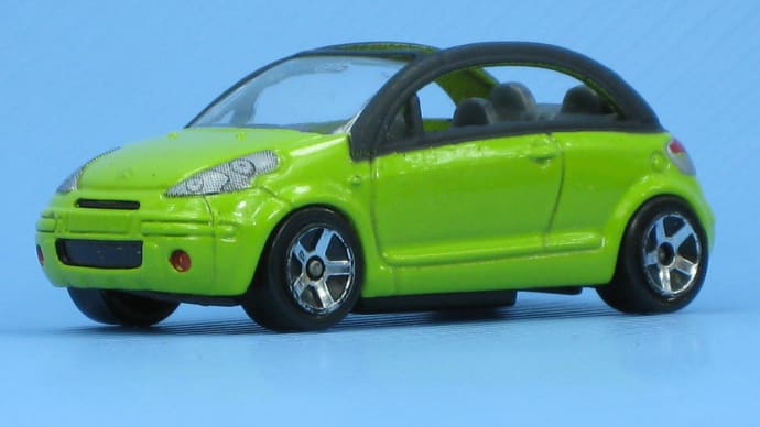 シトロエン C3 プルリエル(エメラルドグリーン)