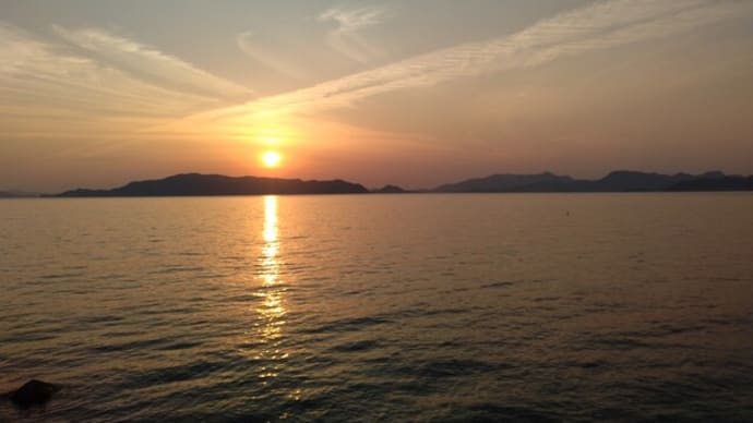 佐敷湾、野坂の浦で日の入りを見る