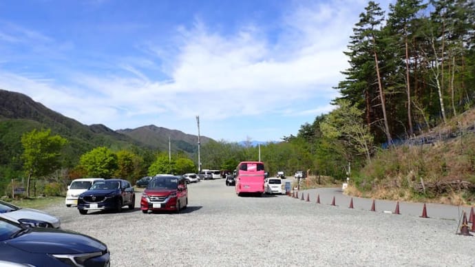 山梨百名山の釈迦ヶ岳(笛吹市芦川、1,641m)登山(1)【すずらん群生地駐車場~山頂】