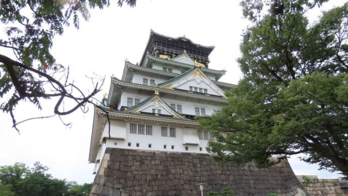大阪城 天守閣 西面 兎毛通・兎の毛通し(うのけどおし)、唐破風懸魚(からはふげぎょ)