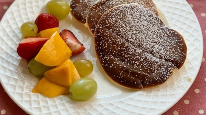 母の日に娘作パンケーキ、頬肉カレー