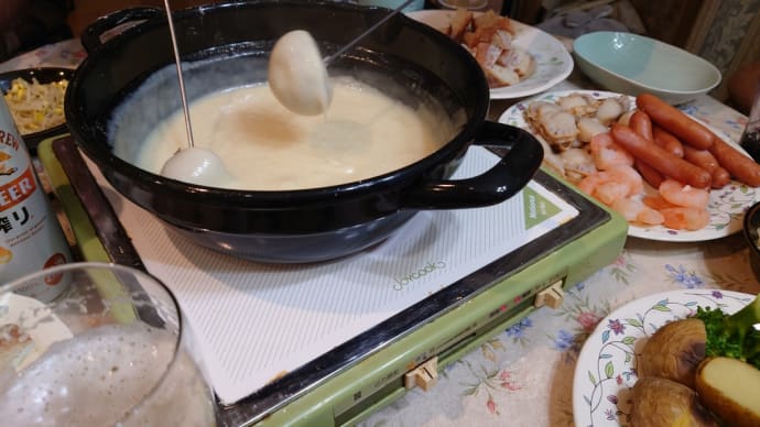 この冬初のチーズフォンデュを