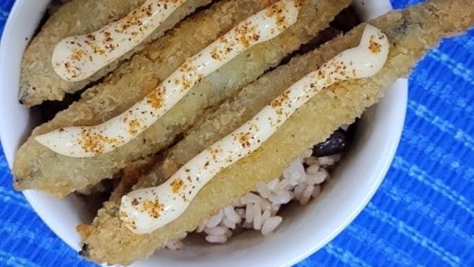 【08/01昼食】子持ちシシャモフライ、今回は一味唐辛子も掛けたんだね:D