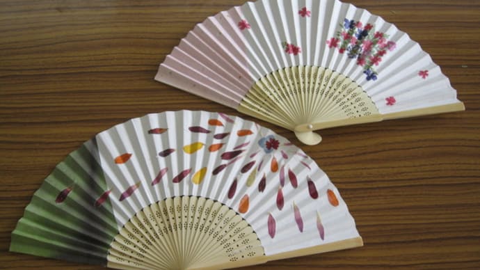 涼やかな扇子(押し花)