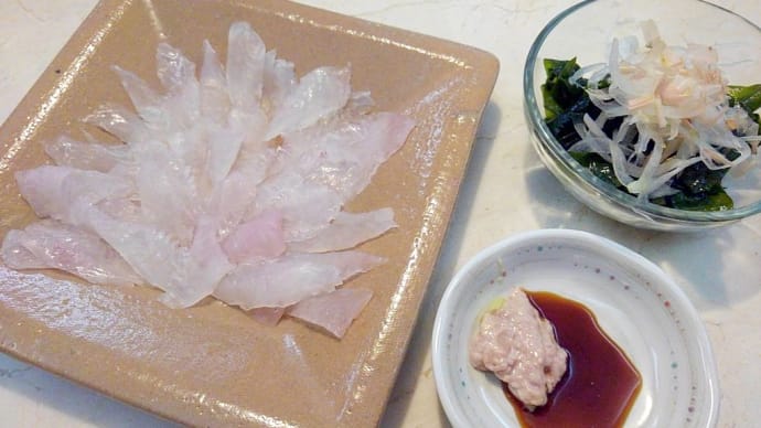 【食】カワハギの刺身と肝醤油・カワハギの煮付け・えぼしワカメ