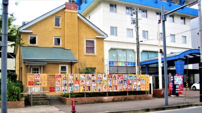 今朝の盛岡(選挙ポスター、北上川、マチカド地図)