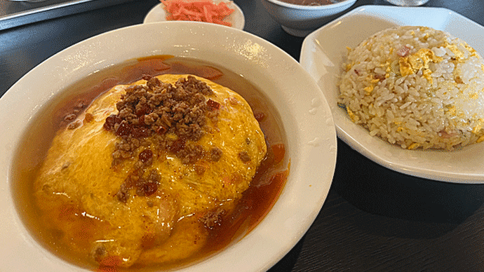 B級名古屋めし?「中華料理ニーヨン」のあんかけ台湾冷麺(ピリ辛エビ玉のせ)+ 炒飯セット!