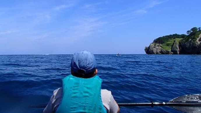 青い碧い海