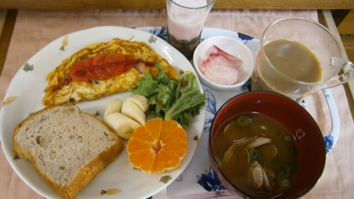 カネノナルキと如雨露、スパニッシュ風オムレツで朝ご飯