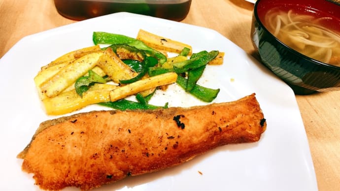 糖尿病の食事…昨日の油が酸化しないうちに鮭を揚げました