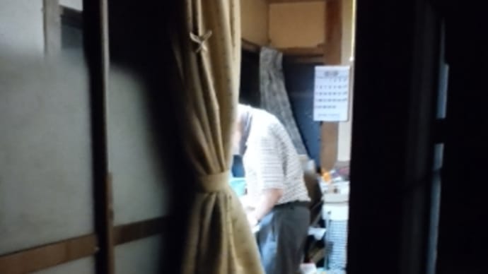 寝不足   仕事に行ってられん。