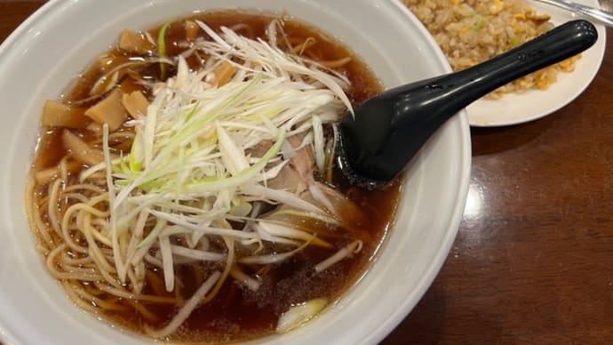 南区 チャイナ飯店 ラーメン半チャーハン