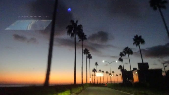 早朝の白浜大浜