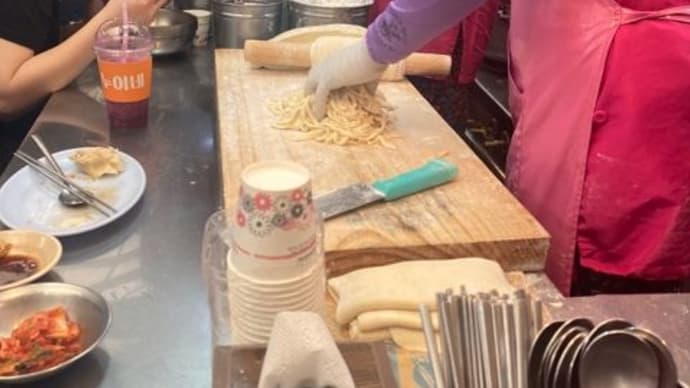 Netflix ストリート・グルメを求めて:アジア 広蔵市場のカルグクスを食べに!