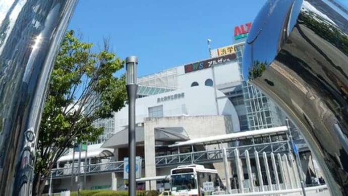 カメラ遊び(モノクロ)~泉大津駅