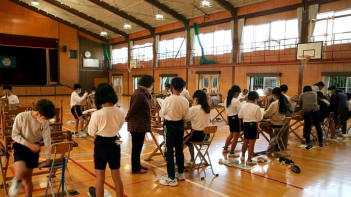 竹島小学校の三河木綿の手織教室