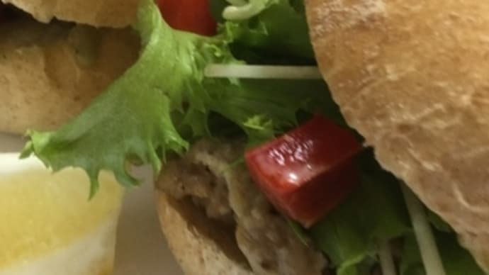 【全粒粉パン】ミニ食パン風に焼き上げ中身は…「わぁ〜おう」と流石〜!(◎_◎;)