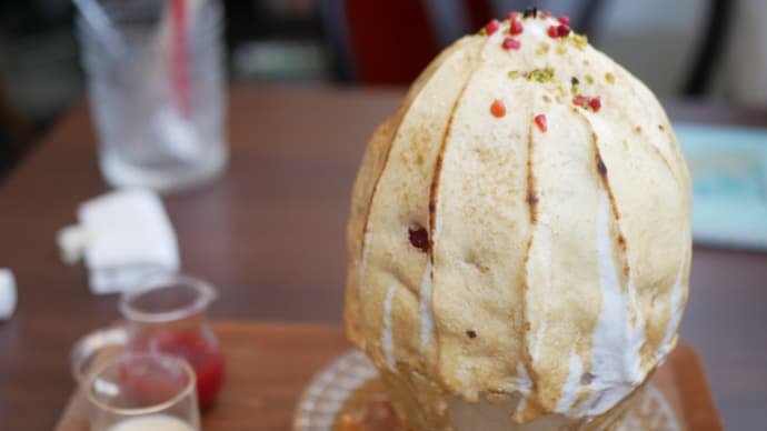 ラズベリーとピスタチオの焼き氷