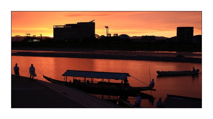 久々に更新します。。。　長良川の茜色の夕焼け