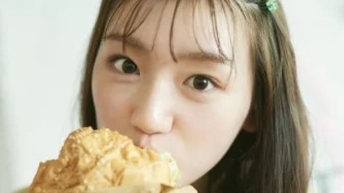 日向坂46佐々木美玲、ハンバーガーほおばる“もぐもぐ”ショット公開「ご褒美って感じ」
