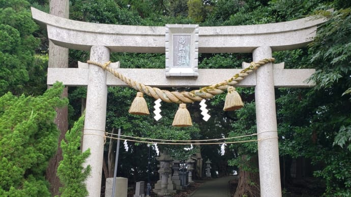 海辺にあるのに島山神社?